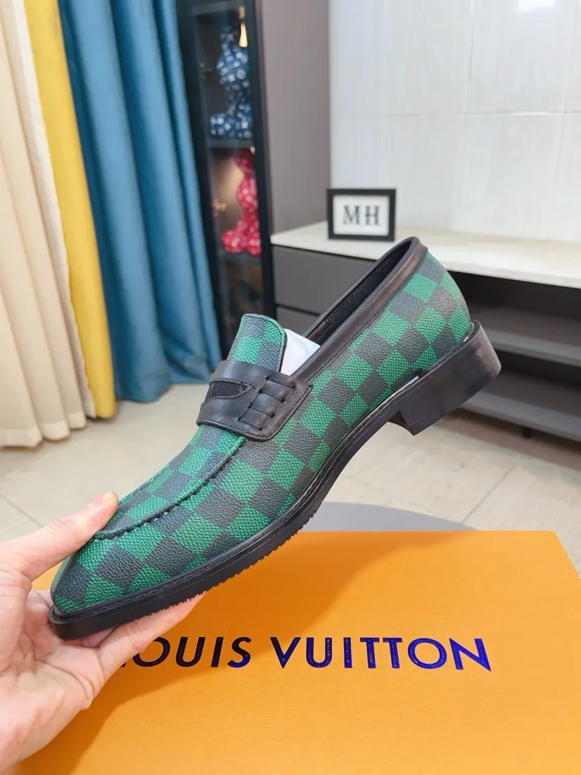 Ex-factory price 720🌹🌹High version [LV] Louis Vuitton's popular casual leather shoes🎖Fashionable and elegant🎖🎖Material: Original imported open-edge beaded cowhide, washed cowhide leather lining, original open-molded rubber outsole, high-end and classy, ​​elegant quality, instantly transforming into a handsome man ❤❤Standard\nNumber: 38-44
